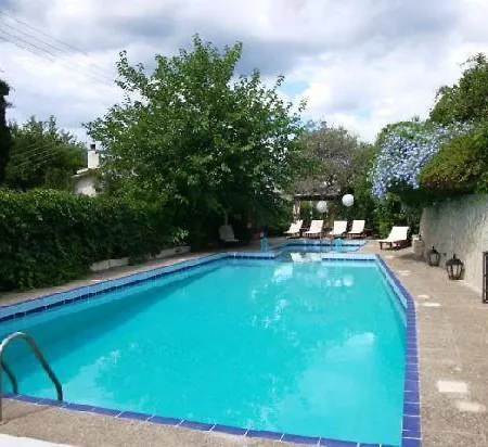 Dolphins Aparthotel 5*